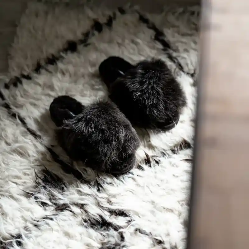 Shepherd Fårskinnstoffel Tessan Svart Outlet