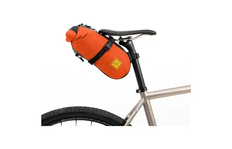 Sadelväska Restrap Saddle Pack 4,5L Orange Erbjudande